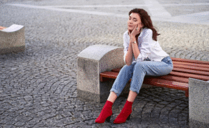Como Usar Bota Vermelha Feminina: Dicas para Arrasar no Look