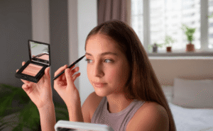 Maquiagem Simples com Poucos Produtos: Beleza Prática no Dia a Dia