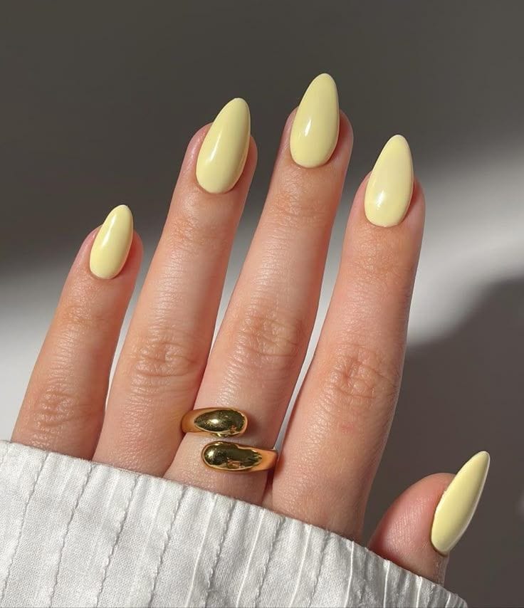 cor amarelo pastel