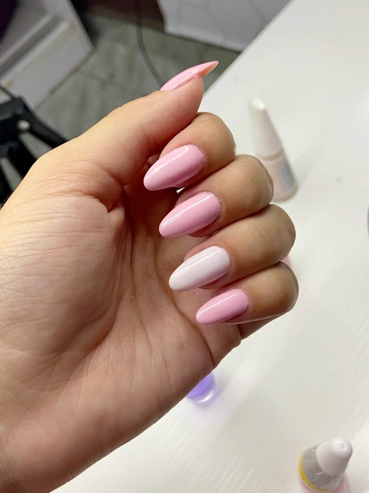 Cores de esmaltes que combinam com a Páscoa rosa bebe