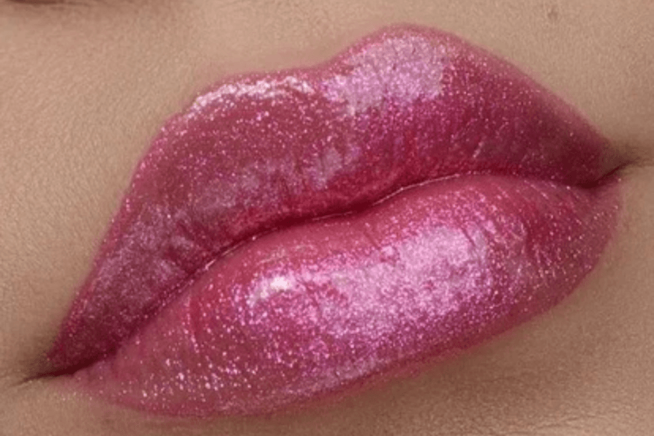 Gloss com glitter são o novo vício do mundo da beleza