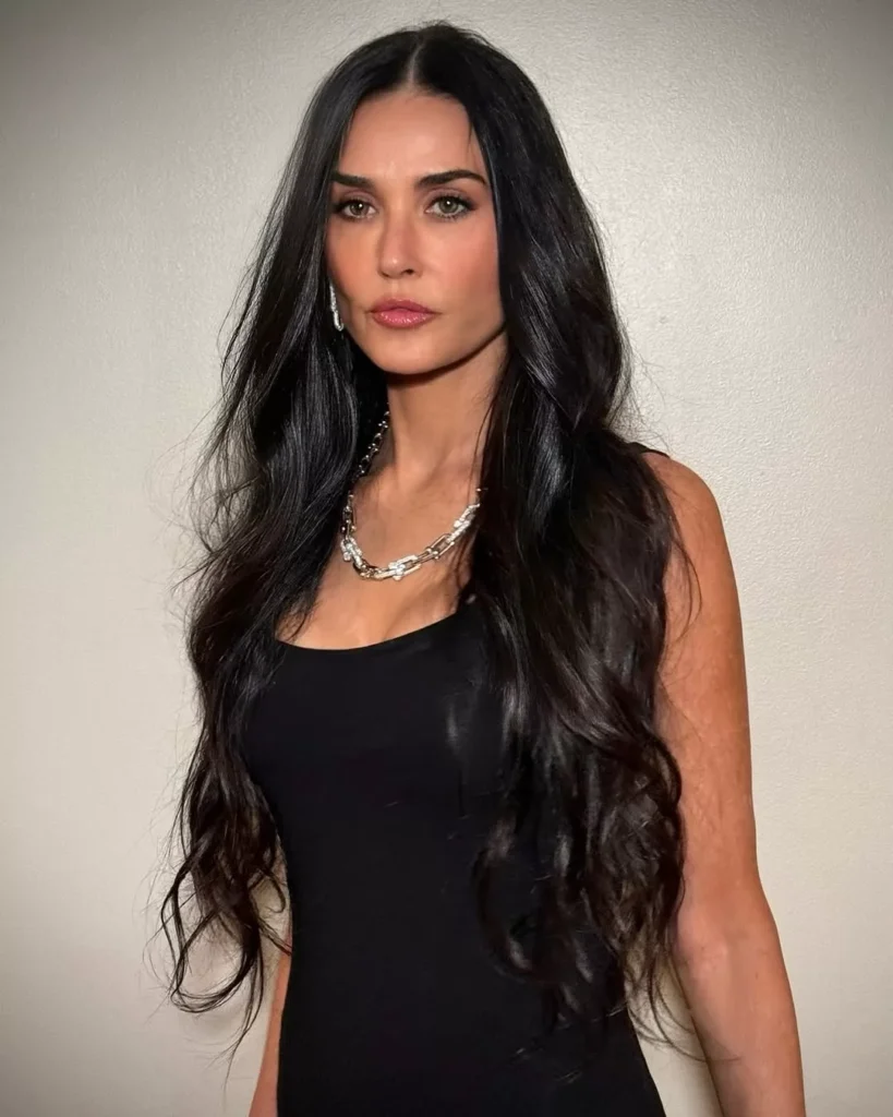 Cortes de Cabelo para o Outono-Inverno Longos à la Demi Moore
