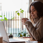 7 Micro-Hábitos que Toda Mulher Adulta Precisa ter em 2026