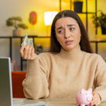 Hábitos Financeiros que Te Mantêm Pobre