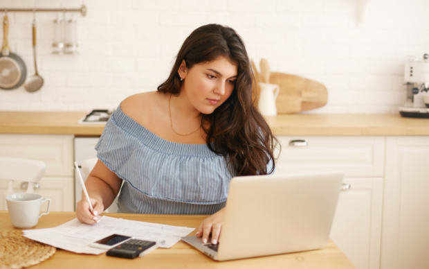 Como controlar gastos mensais sem planilha e sem complicação