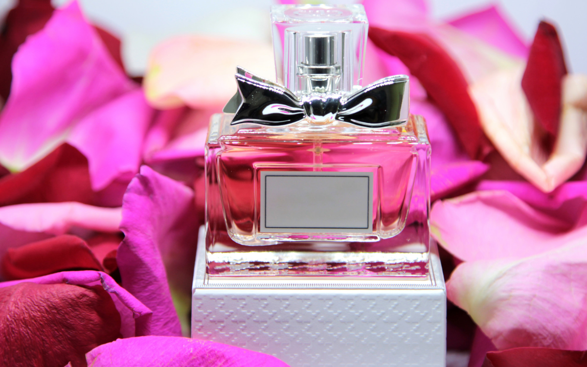 Perfumes femininos para presentear no Dia dos Namorados: o guia definitivo para acertar na escolha