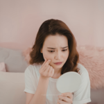 Erros na rotina de skincare que podem estar envelhecendo sua pele